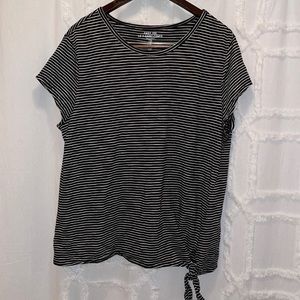 Gap “Easy Tee” with tie detail